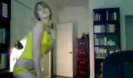 Hot Asian Teen bekommt zwei Schwänze und eine große klebrige Creampie mutter zu sex gezwungen