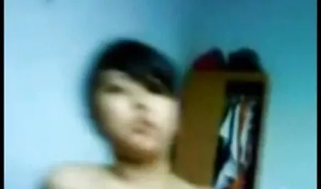 Brünette mit frechen Titten stöhnt, während sie einen mutter tochter sex videos harten Knall bekommt