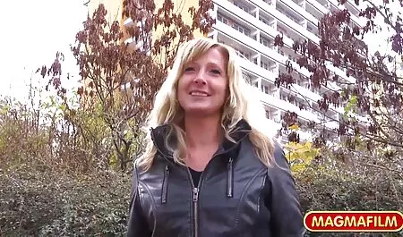 Liebenswerte Angelica, die ihre Muschi vibriert mama und sohn tube
