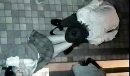 Sehr japanische mutter sohn sex schöne Dildoing in der Dusche