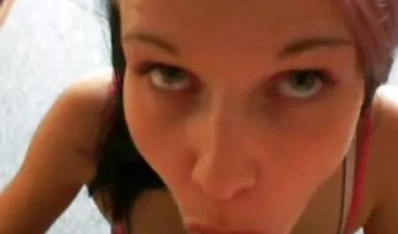 Amateur mutter überrascht tochter beim sex Gruppensex
