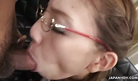 Amanda Rendall ist ein atemberaubender schottischer Teenager sex mit mama in der badewanne