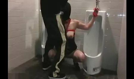 tief in ihrem Hintern sex mit freundin und ihrer mutter 8