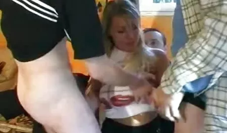 Nozomi Tsukamoto bietet einen tollen Blowjob vor der muttersohn porn Kamera