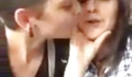 Colpi di mutter junge sex Pennello Scena