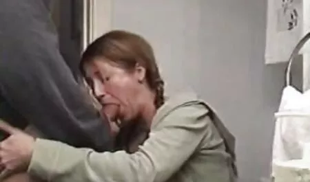 Viel mutter bestraft tochter mit sex besser als eine Flasche zu ficken